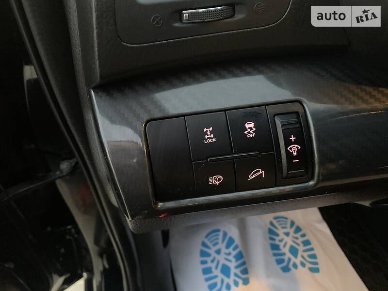 Позашляховик / Кросовер Kia Sorento 2010 в Івано-Франківську