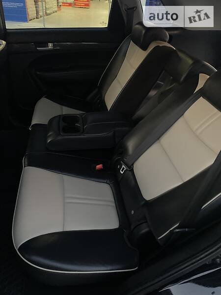 Позашляховик / Кросовер Kia Sorento 2010 в Івано-Франківську