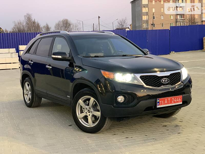 Позашляховик / Кросовер Kia Sorento 2010 в Івано-Франківську