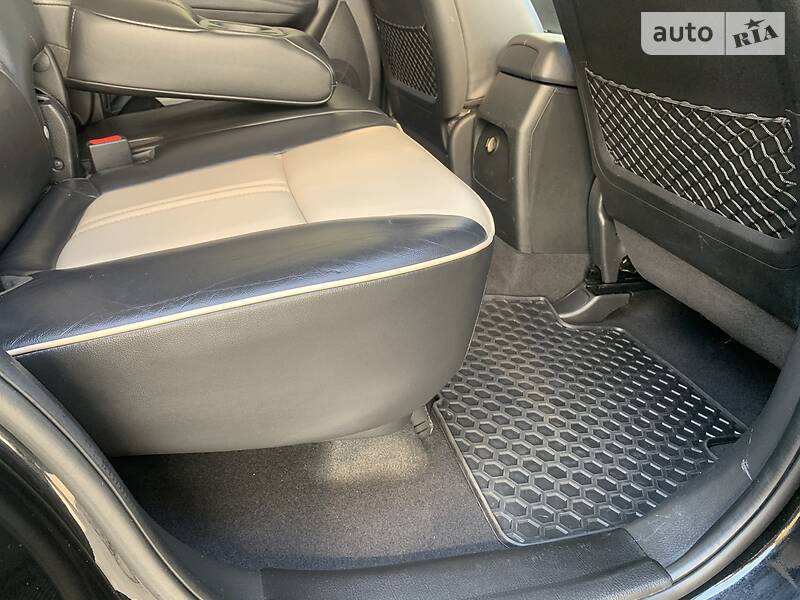 Позашляховик / Кросовер Kia Sorento 2010 в Івано-Франківську