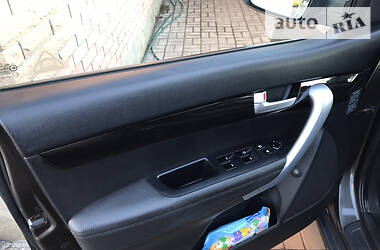 Позашляховик / Кросовер Kia Sorento 2009 в 