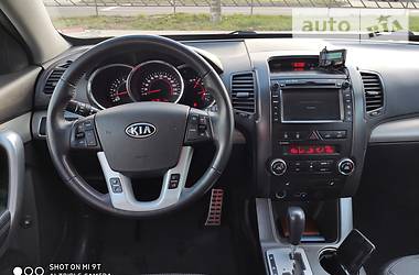 Позашляховик / Кросовер Kia Sorento 2012 в 