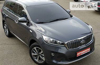 Позашляховик / Кросовер Kia Sorento 2017 в 