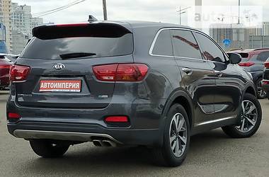 Позашляховик / Кросовер Kia Sorento 2017 в 