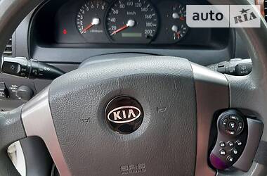 Позашляховик / Кросовер Kia Sorento 2004 в 