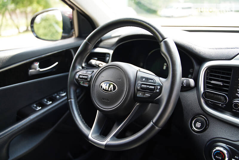 Позашляховик / Кросовер Kia Sorento 2016 в Дубні