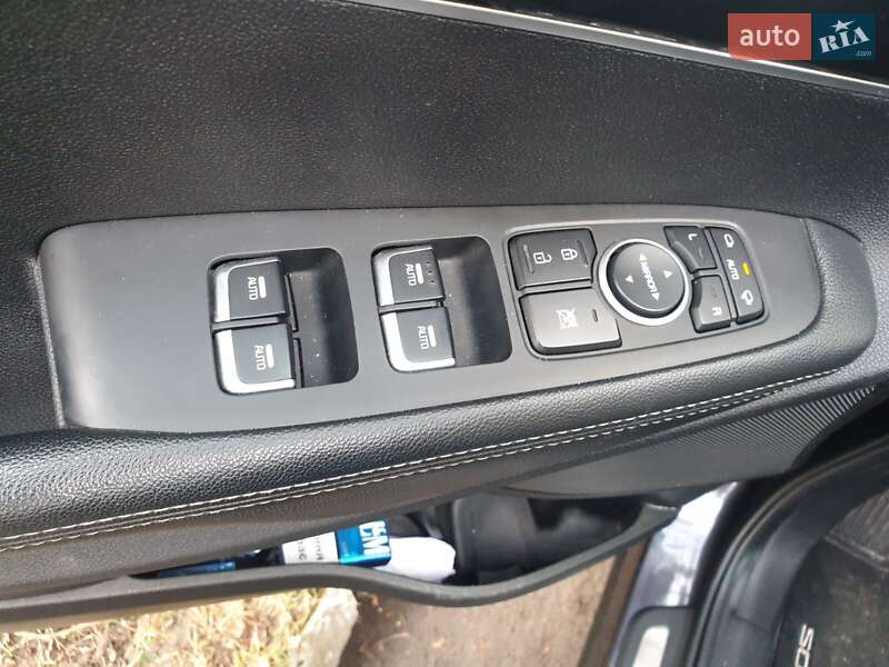Внедорожник / Кроссовер Kia Sorento 2016 в Луцке