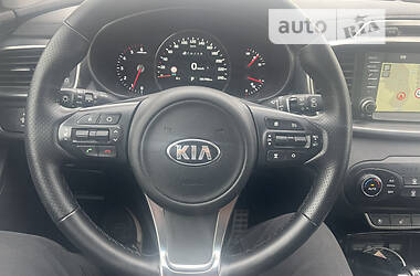 Внедорожник / Кроссовер Kia Sorento 2016 в 