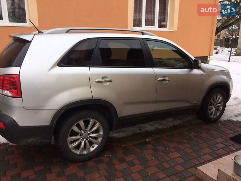 Внедорожник / Кроссовер Kia Sorento 2010 в Калуше