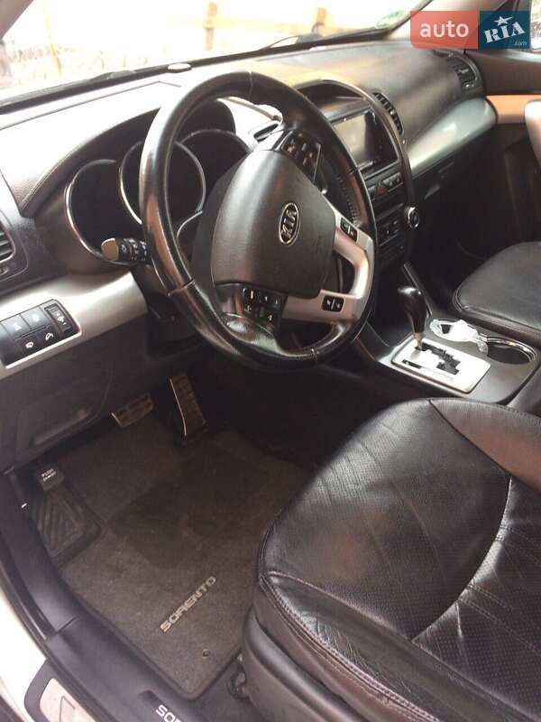 Внедорожник / Кроссовер Kia Sorento 2010 в Калуше