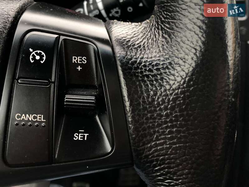 Внедорожник / Кроссовер Kia Sorento 2010 в Калуше