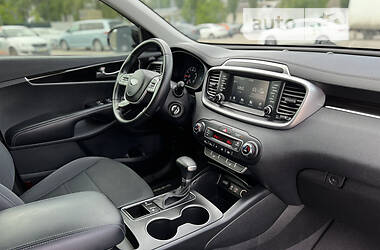 Внедорожник / Кроссовер Kia Sorento 2019 в 