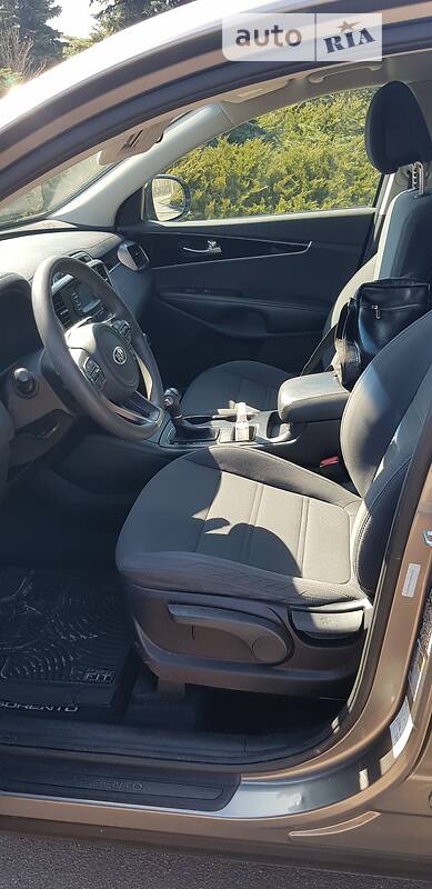 Позашляховик / Кросовер Kia Sorento 2015 в Києві