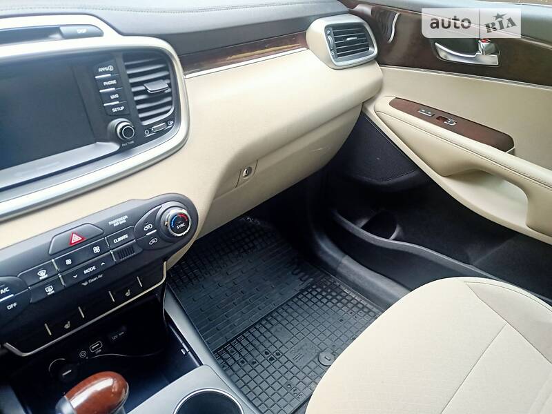 Внедорожник / Кроссовер Kia Sorento 2017 в Хмельницком