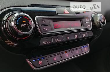 Позашляховик / Кросовер Kia Sorento 2018 в 