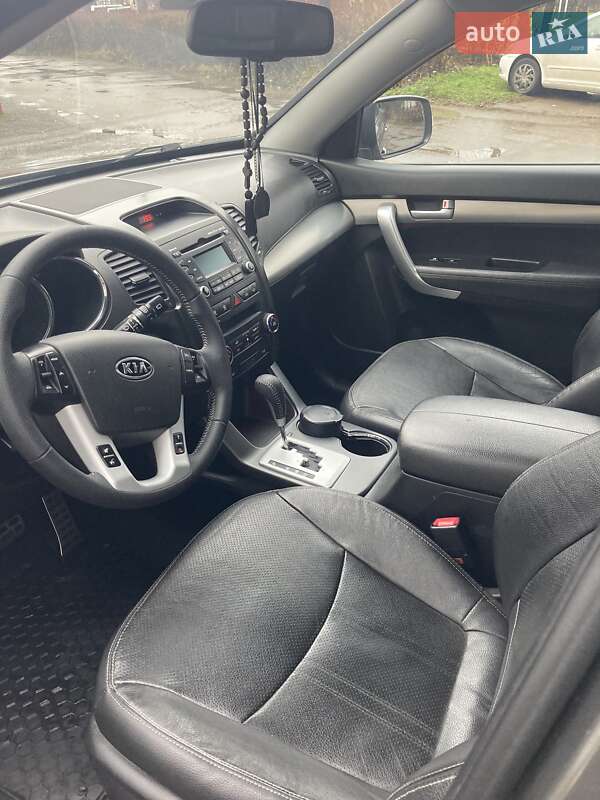Внедорожник / Кроссовер Kia Sorento 2012 в Черновцах