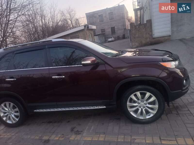Позашляховик / Кросовер Kia Sorento 2011 в Кам'янському