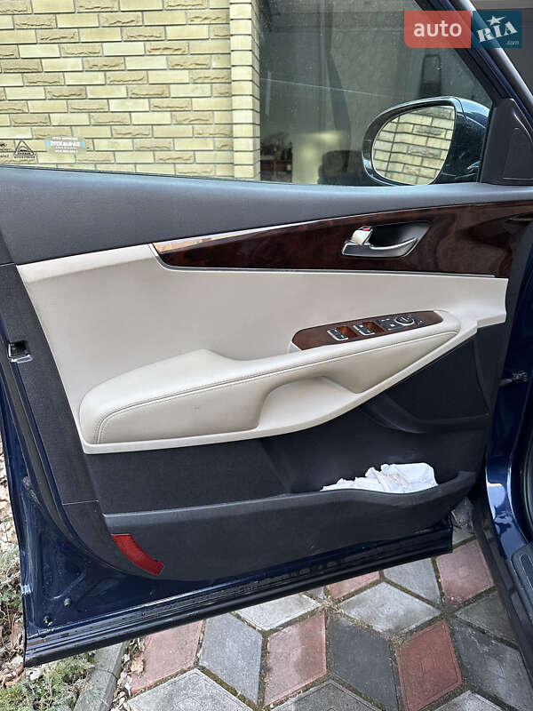 Внедорожник / Кроссовер Kia Sorento 2016 в Кременчуге фото 8 Внедорожник / Кроссовер Kia Sorento 2016 в Кременчуге