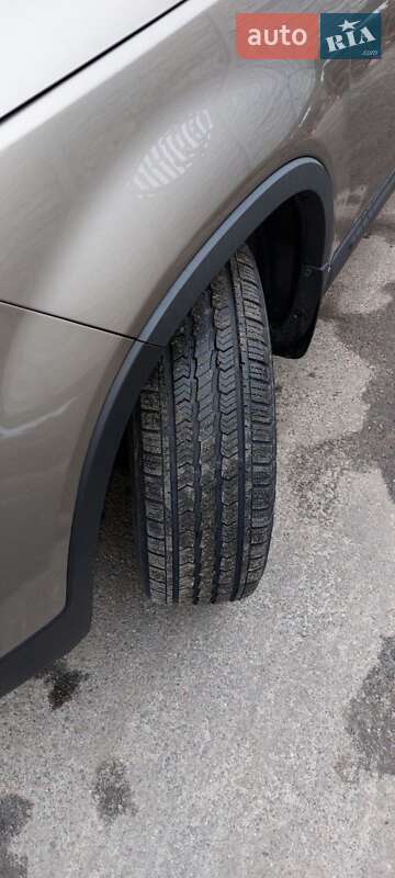 Внедорожник / Кроссовер Kia Sorento 2013 в Луцке