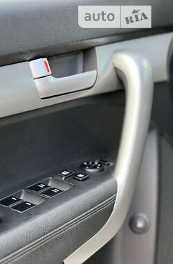 Внедорожник / Кроссовер Kia Sorento 2010 в 