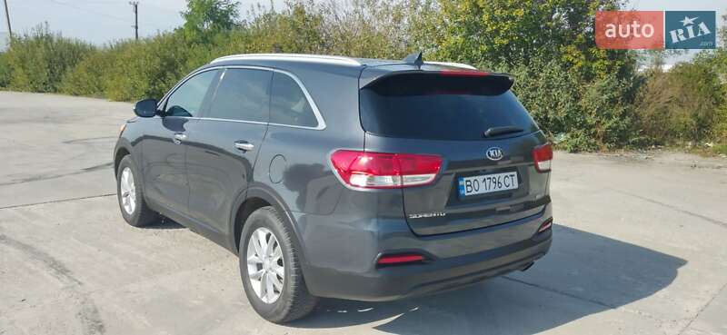 Позашляховик / Кросовер Kia Sorento 2015 в Ужгороді