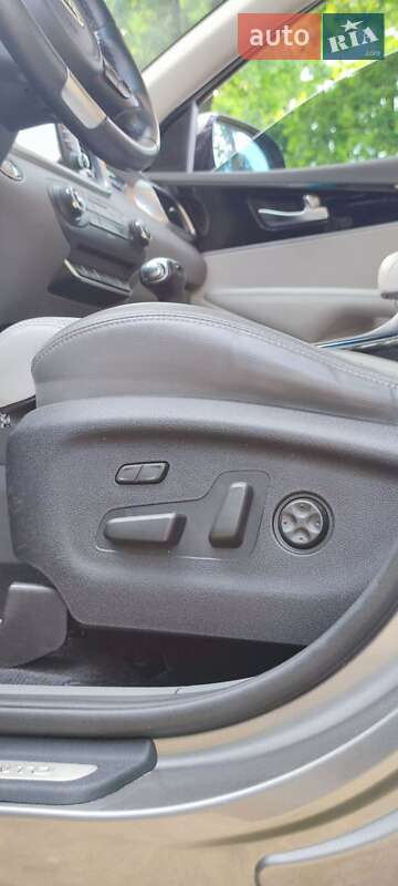 Позашляховик / Кросовер Kia Sorento 2016 в Києві фото 38 Позашляховик / Кросовер Kia Sorento 2016 в Києві