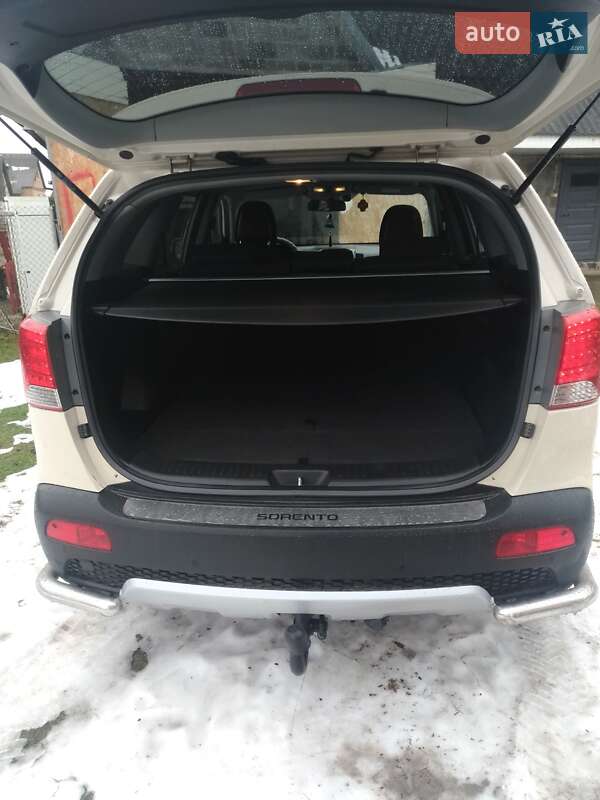 Внедорожник / Кроссовер Kia Sorento 2010 в Сарнах