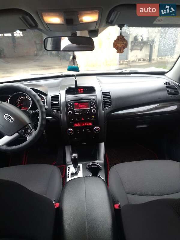 Внедорожник / Кроссовер Kia Sorento 2010 в Сарнах