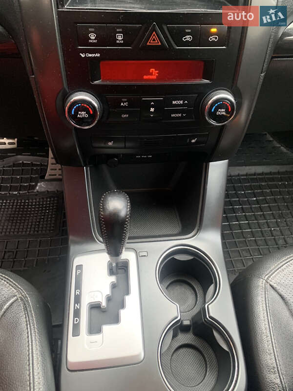 Позашляховик / Кросовер Kia Sorento 2010 в Чернівцях