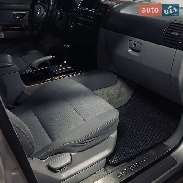 Позашляховик / Кросовер Kia Sorento 2004 в Чернівцях фото 7 Позашляховик / Кросовер Kia Sorento 2004 в Чернівцях