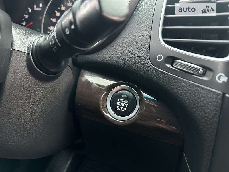Внедорожник / Кроссовер Kia Sorento 2012 в Трускавце