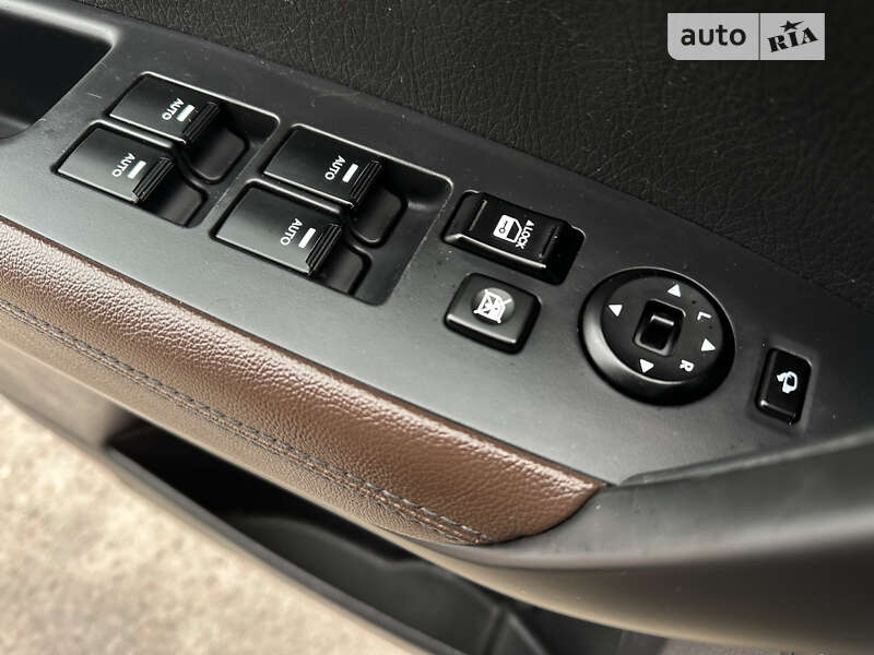 Внедорожник / Кроссовер Kia Sorento 2012 в Трускавце