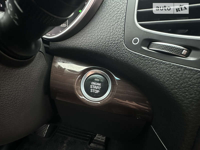 Внедорожник / Кроссовер Kia Sorento 2012 в Трускавце