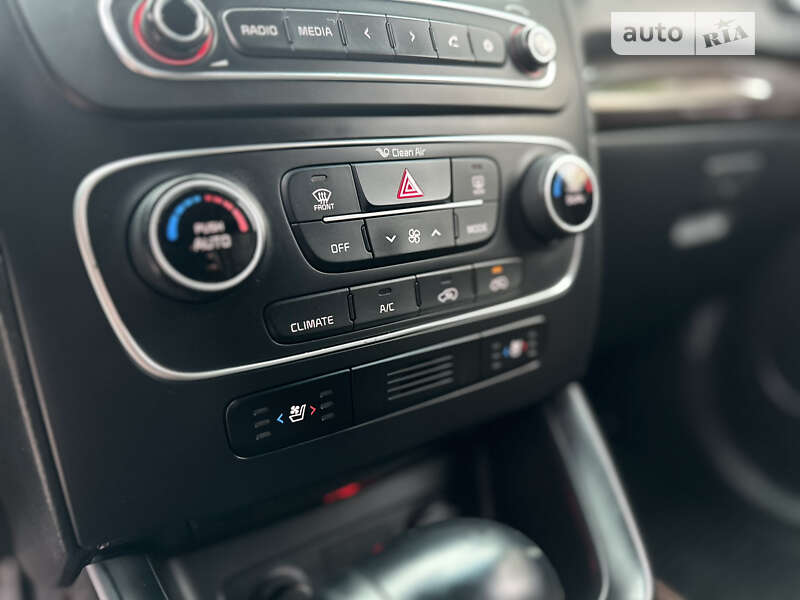 Внедорожник / Кроссовер Kia Sorento 2012 в Трускавце