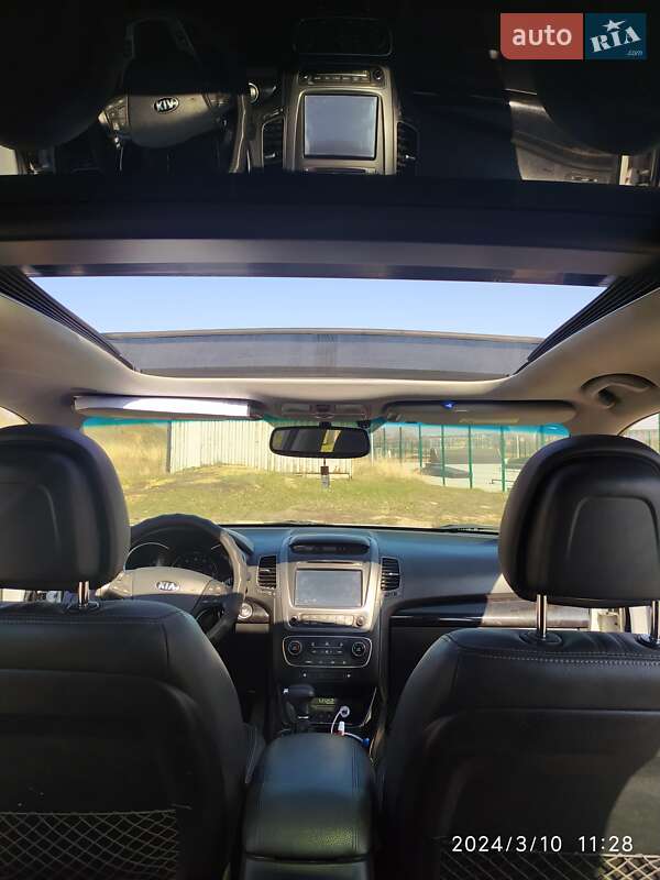 Позашляховик / Кросовер Kia Sorento 2013 в Южному