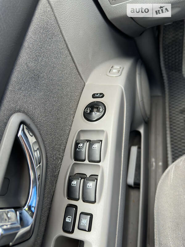 Внедорожник / Кроссовер Kia Sorento 2005 в Кременце