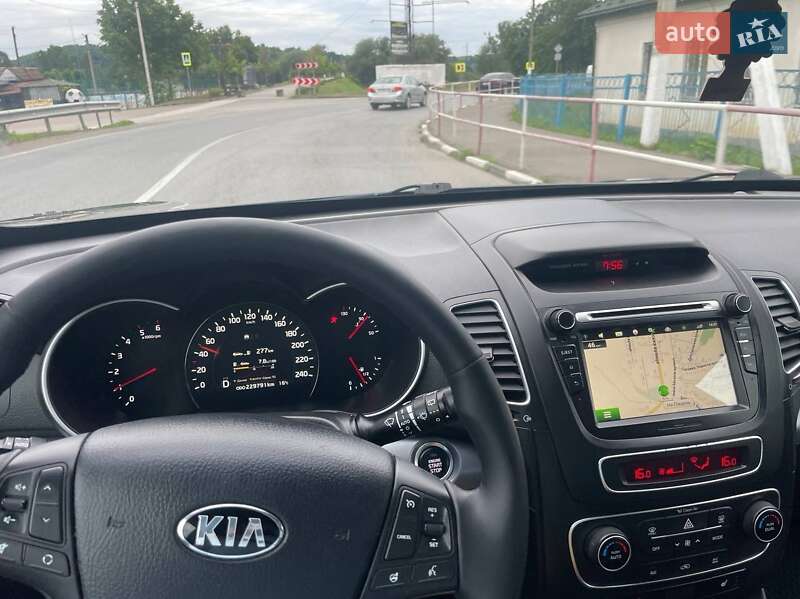 Позашляховик / Кросовер Kia Sorento 2014 в Івано-Франківську