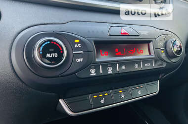 Внедорожник / Кроссовер Kia Sorento 2017 в 