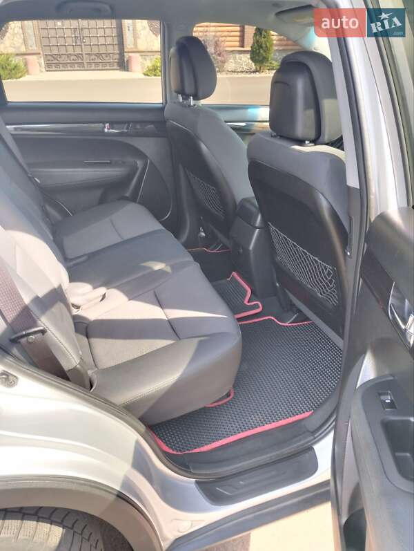Внедорожник / Кроссовер Kia Sorento 2011 в Киеве