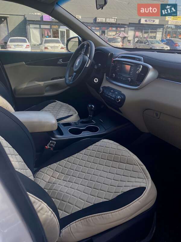 Позашляховик / Кросовер Kia Sorento 2015 в Кривому Розі