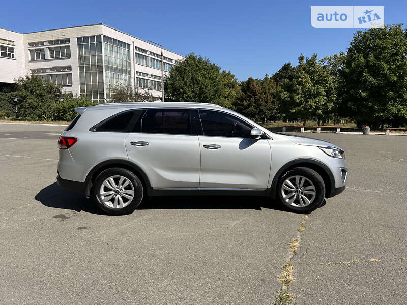 Позашляховик / Кросовер Kia Sorento 2016 в Києві