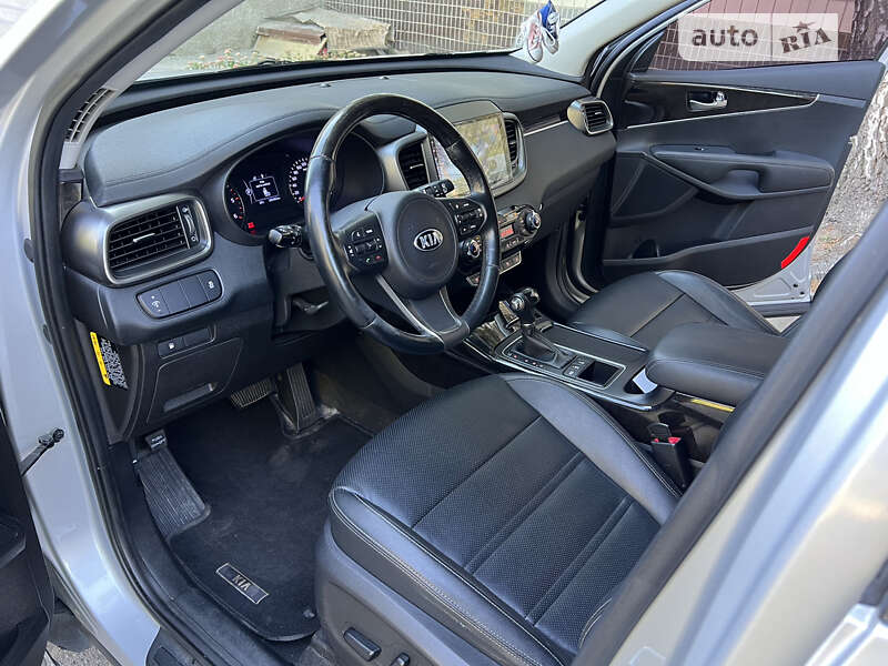 Позашляховик / Кросовер Kia Sorento 2016 в Києві