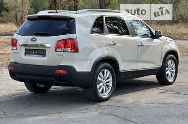 Внедорожник / Кроссовер Kia Sorento 2011 в Каменском