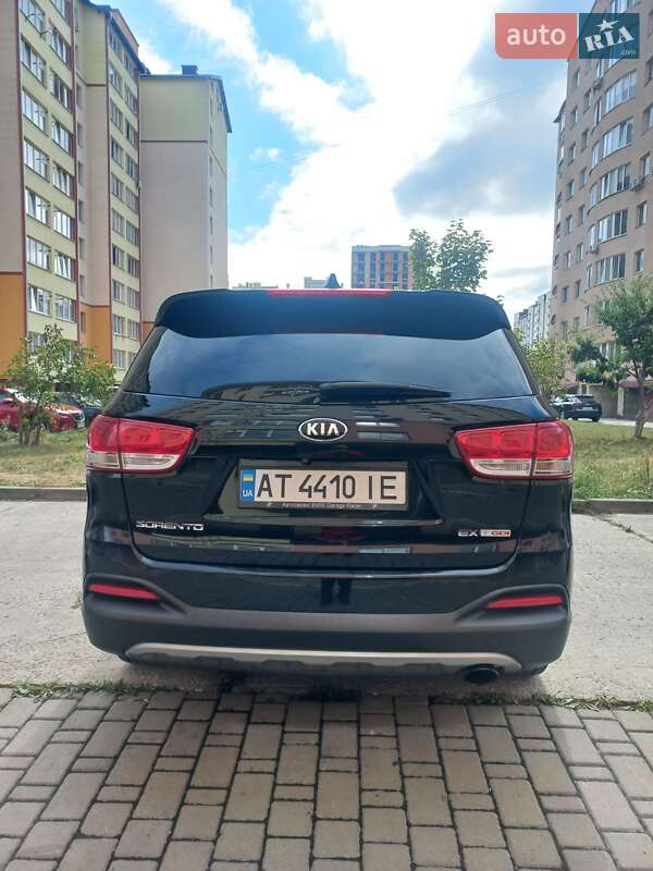 Позашляховик / Кросовер Kia Sorento 2016 в Івано-Франківську