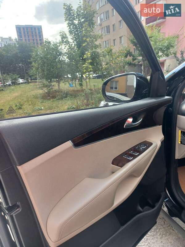 Позашляховик / Кросовер Kia Sorento 2016 в Івано-Франківську