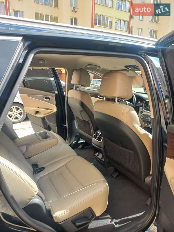 Позашляховик / Кросовер Kia Sorento 2016 в Івано-Франківську