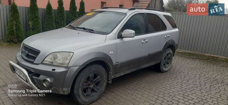 Внедорожник / Кроссовер Kia Sorento 2004 в Буштыне