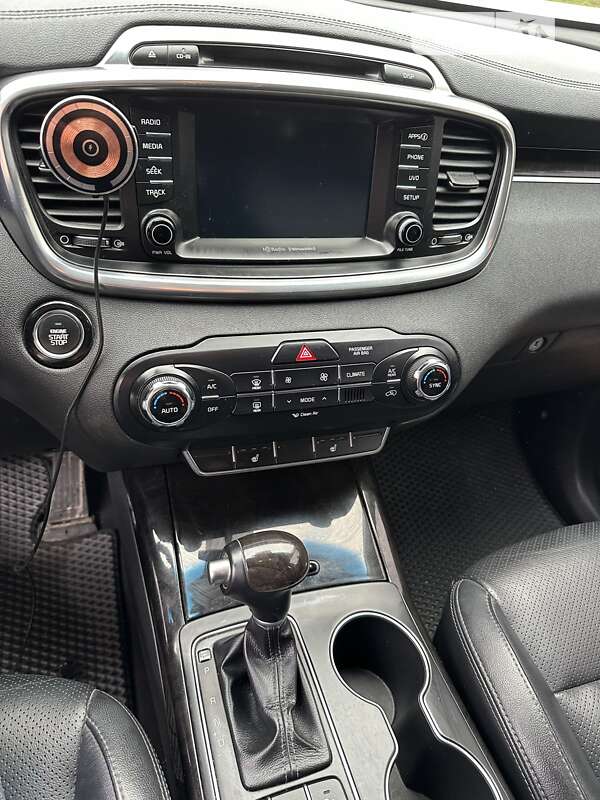 Позашляховик / Кросовер Kia Sorento 2017 в Тернополі