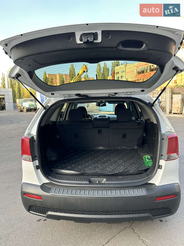 Внедорожник / Кроссовер Kia Sorento 2012 в Харькове