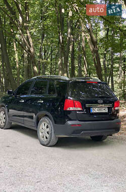 Позашляховик / Кросовер Kia Sorento 2012 в 